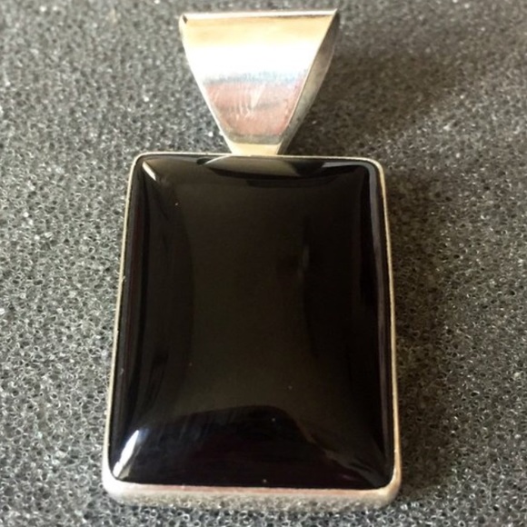 Vintage Jewelry - Vintage Navajo Piaso Onyx Sterling Silver Pendant